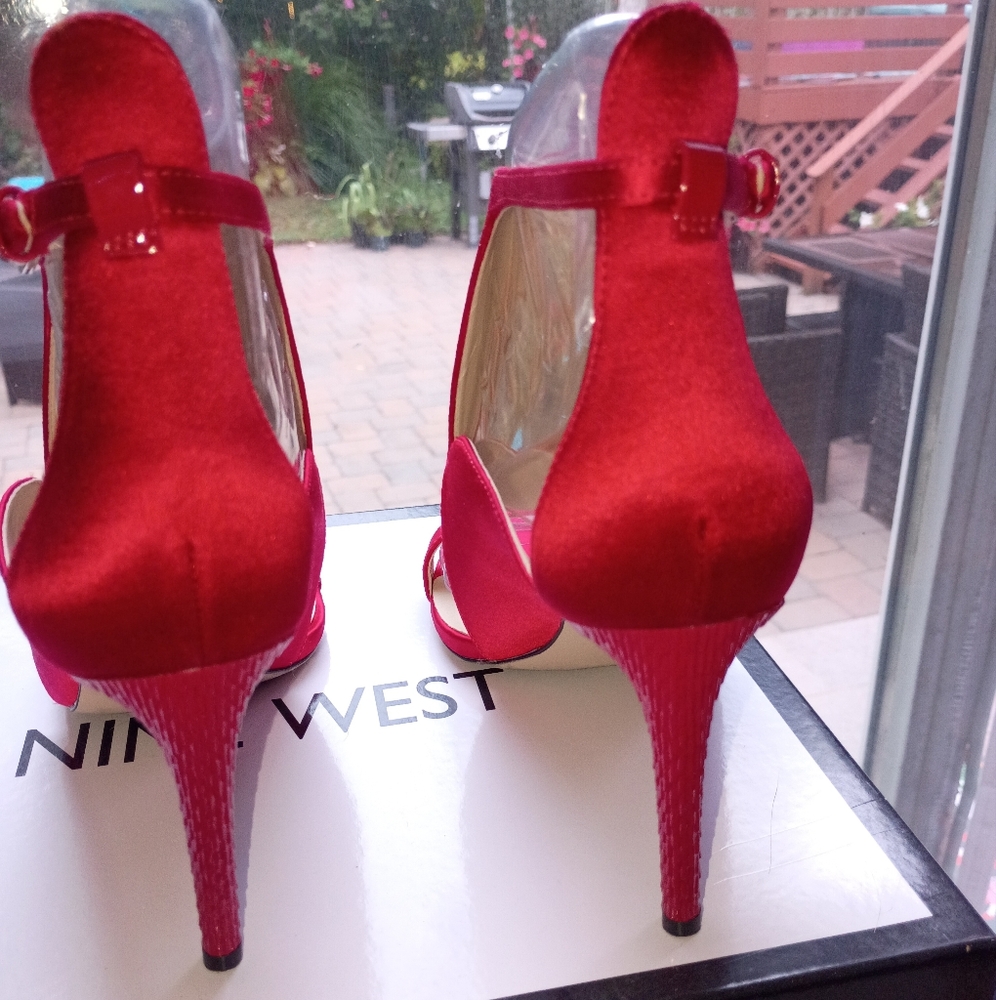 Nine West DENITA OPEN TOE PUMPS  Heels Size 6.1/2.Like New - Picture 6 of 8